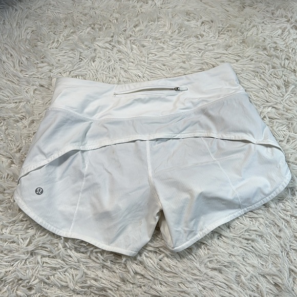 Lululemon Speed Up Short Long *4" Updated Fit White - Picture 6 of 9